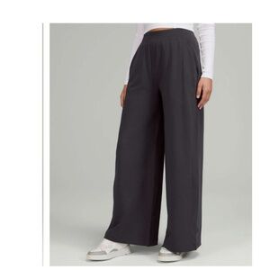 Lululemon LA Wide Leg Pant (Sz. 8)